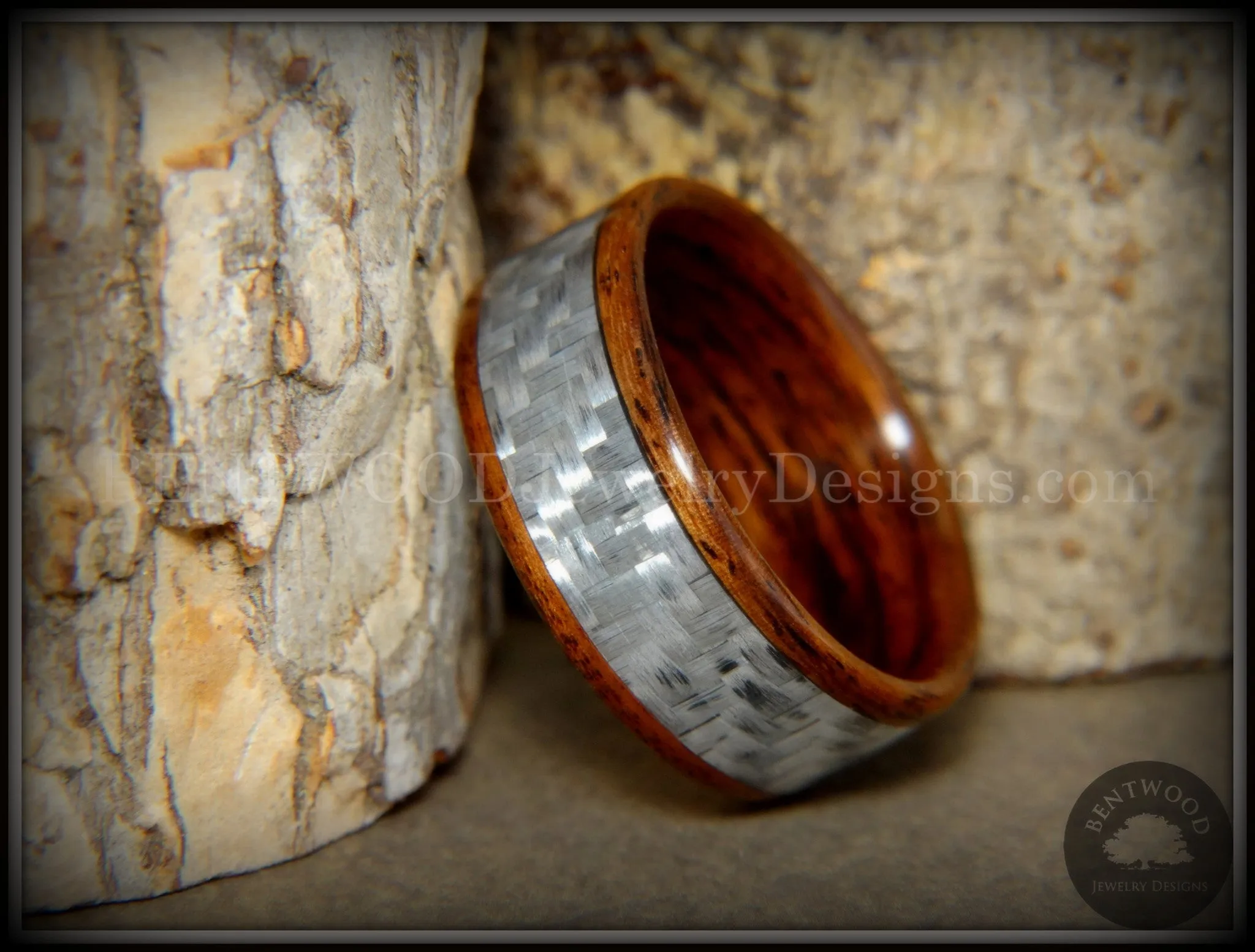 Bentwood Ring - Silver Twill Centered Edge Carbon Fiber Rosewood Wood Ring
