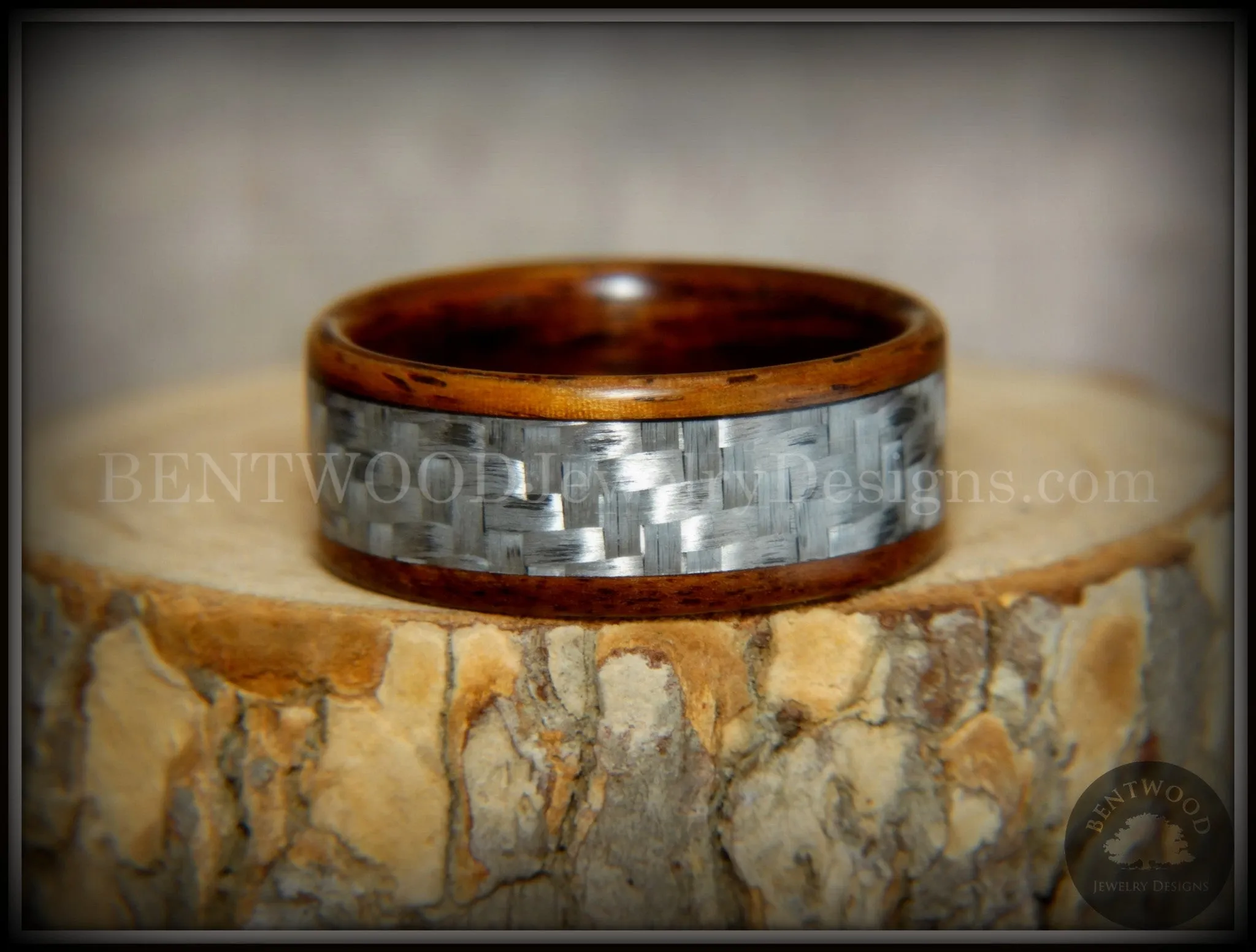 Bentwood Ring - Silver Twill Centered Edge Carbon Fiber Rosewood Wood Ring