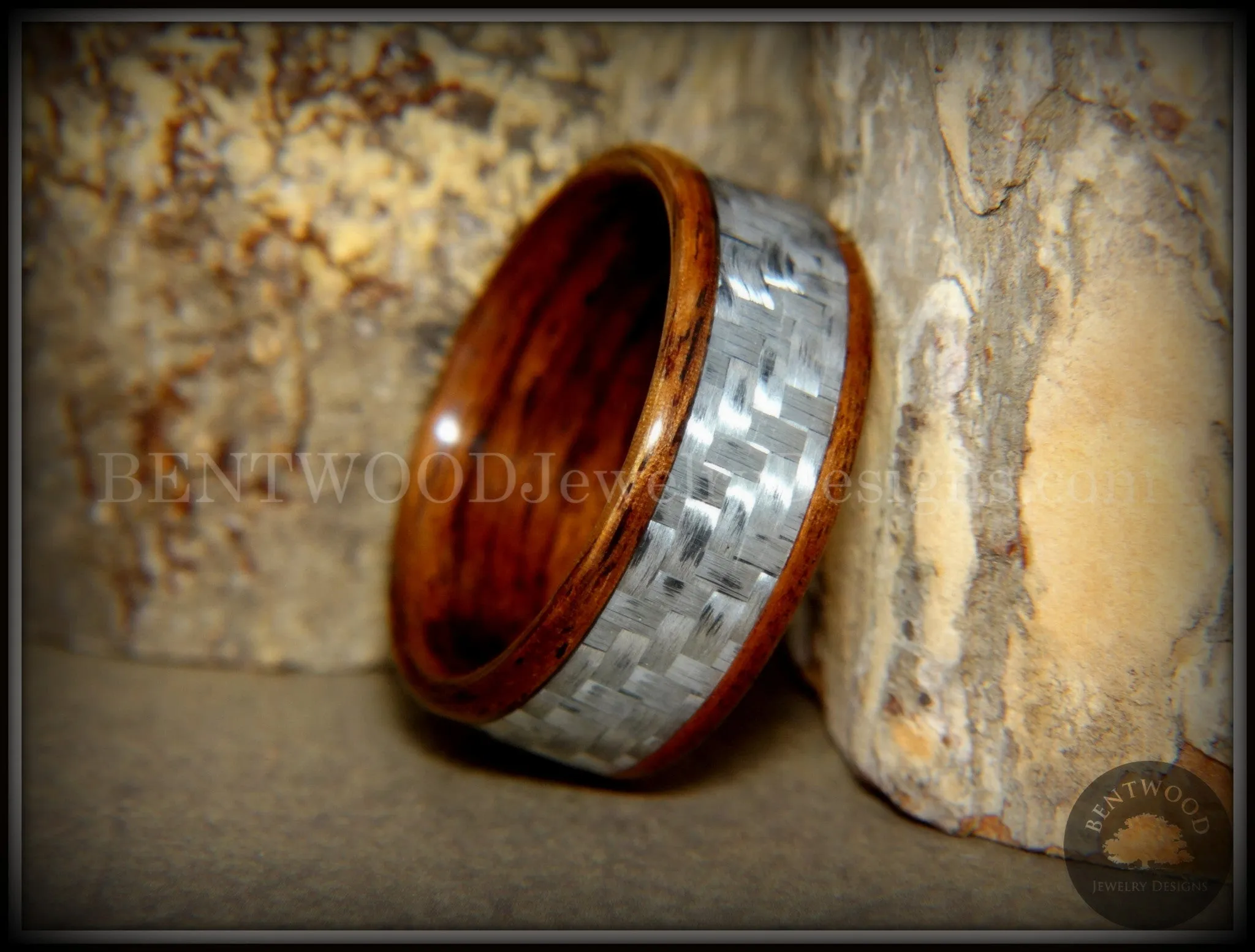 Bentwood Ring - Silver Twill Centered Edge Carbon Fiber Rosewood Wood Ring